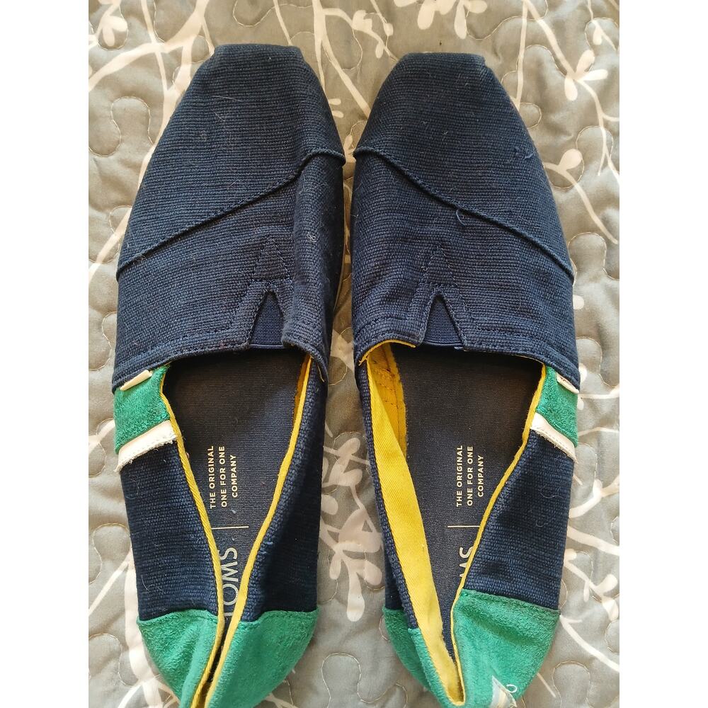 TOMS womens slip on shoes size 9